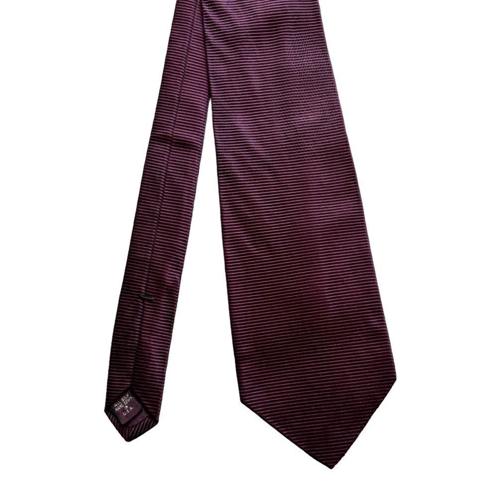 Jos. A. Bank. Cormorate Collection 100% Silk Purple Tie Made in USA
